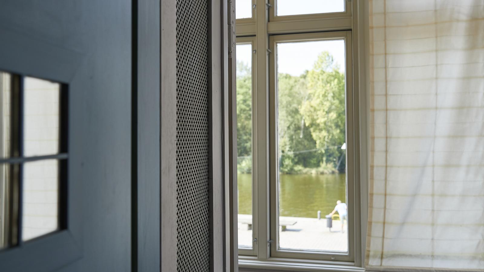 Blick vom Kammermusiksaal in den MHL-Erker zur Obertrave