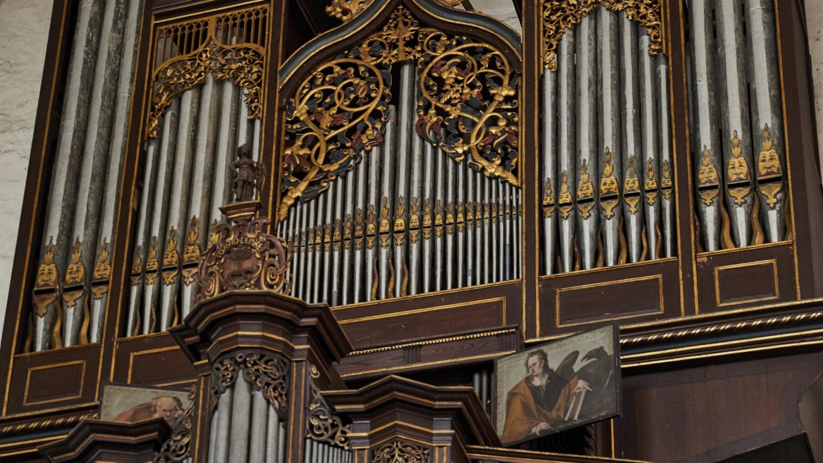 Blick auf die Stellwagenorgel in St. Jakobi: Hauptwerk vor 1505, Friedrich Stellwagen 1636/37, Restaurierung 1977/78 Gebrüder Hillebrand