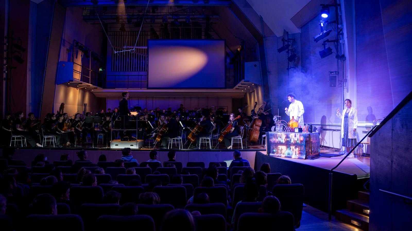 Blick in den Großen Saal der MHL während eines Schulkonzerts