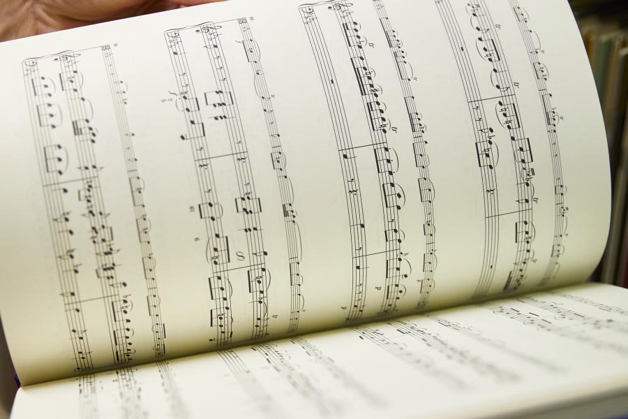 Eine aufgeschlagene Notenseite aus einem Band von Carl Philipp Emanuel Bach