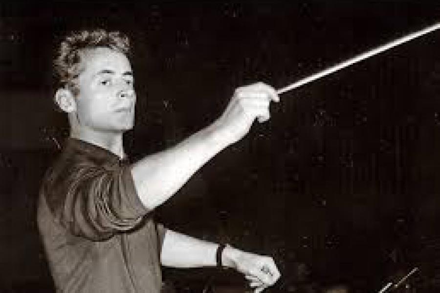 Foto von Peter Ronnefeld, Komponist und u.a. Generalmusikdirektor an der Oper Kiel
