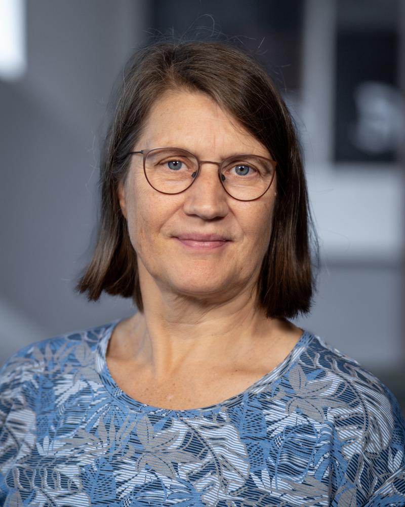 Portrait von Professorin Angela Firkins
