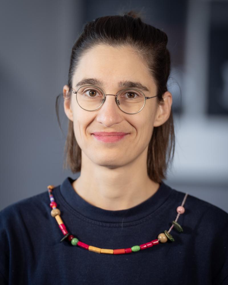 Portrait von Professorin Sophie Lücke