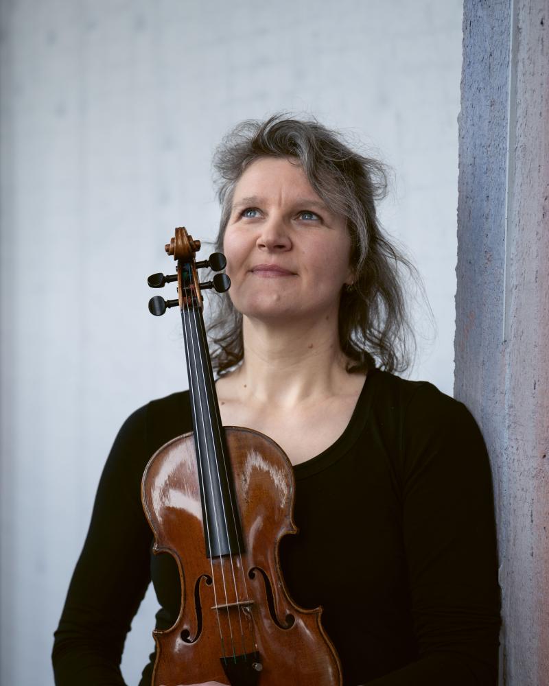 Portrait von MHL-Geigenprofessor Elisabeth Weber