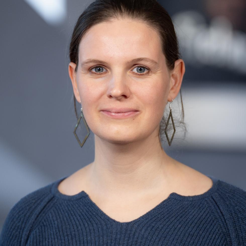 Portrait von Esther Adrian