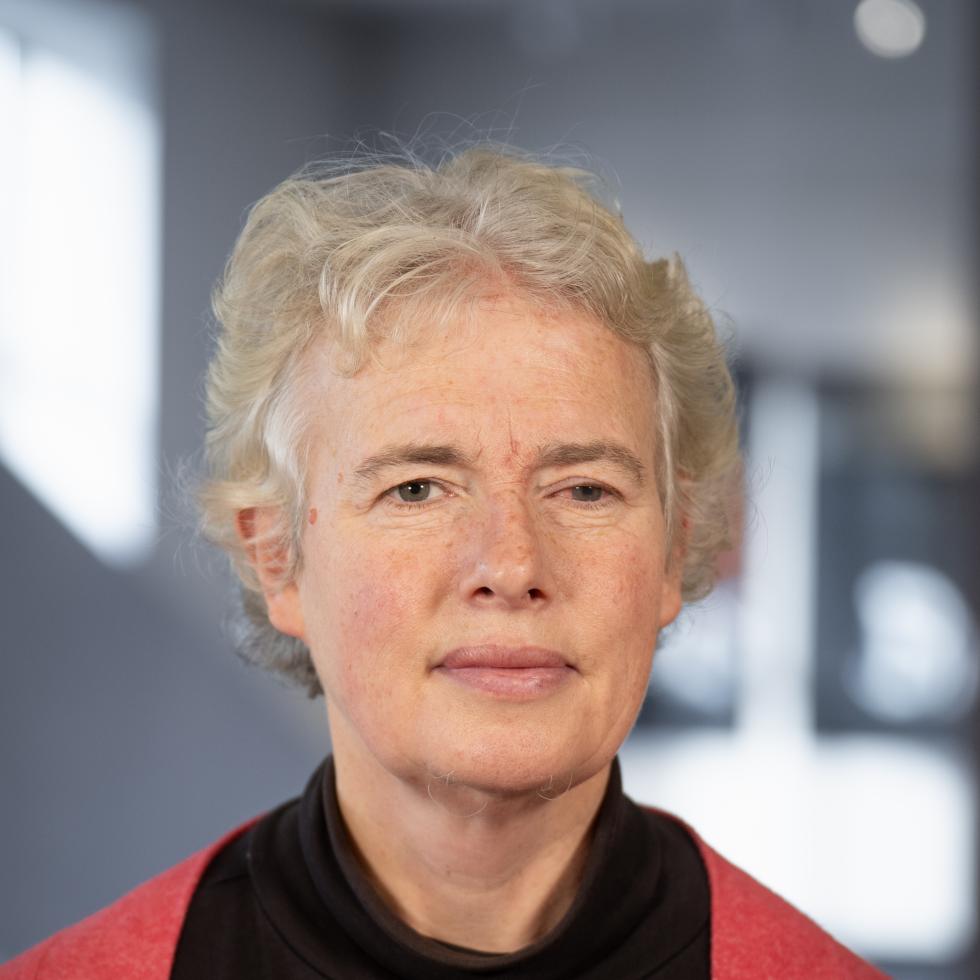 Portrait von Professorin Corinna Eikmeier