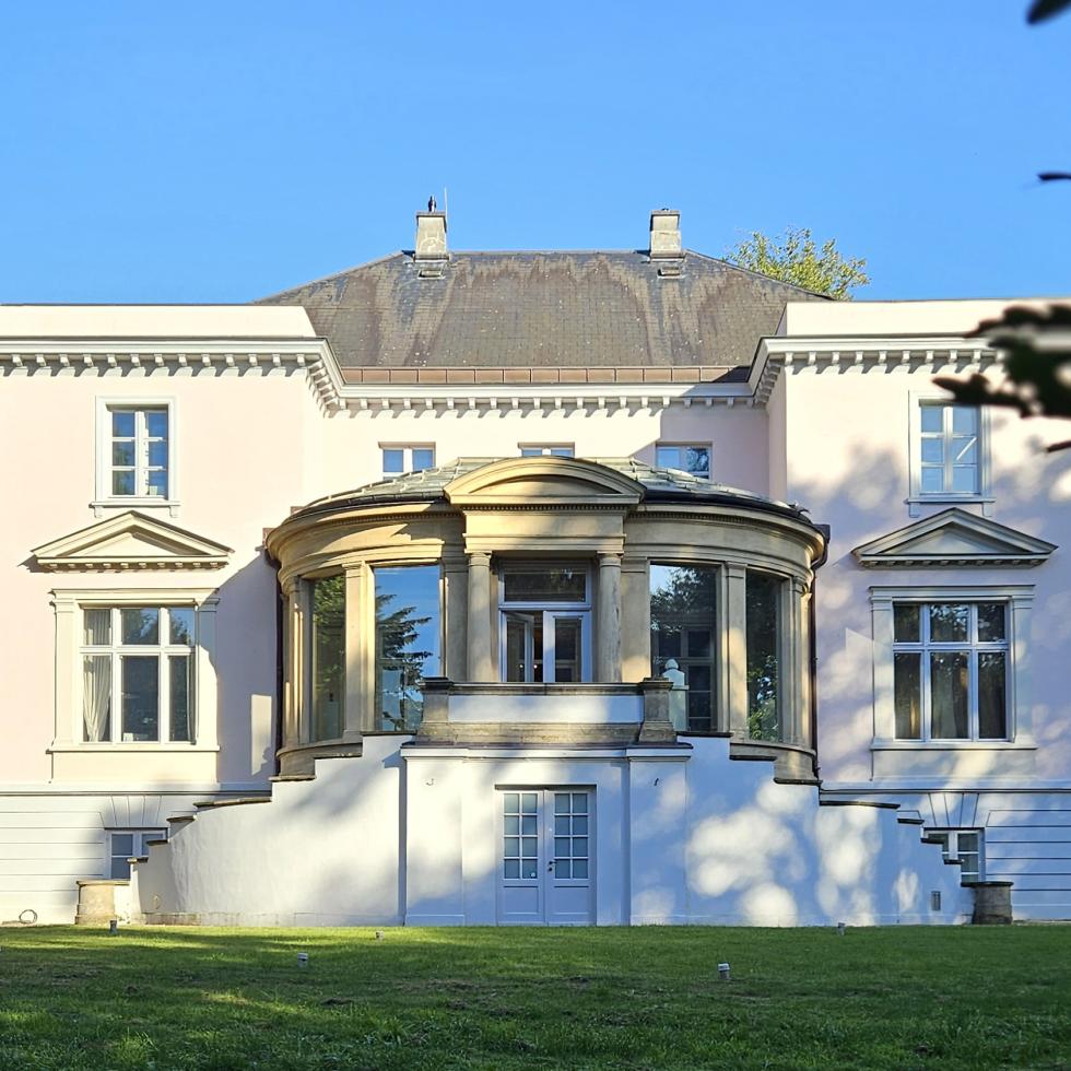 Blick auf die Rückseite der Villa Brahms